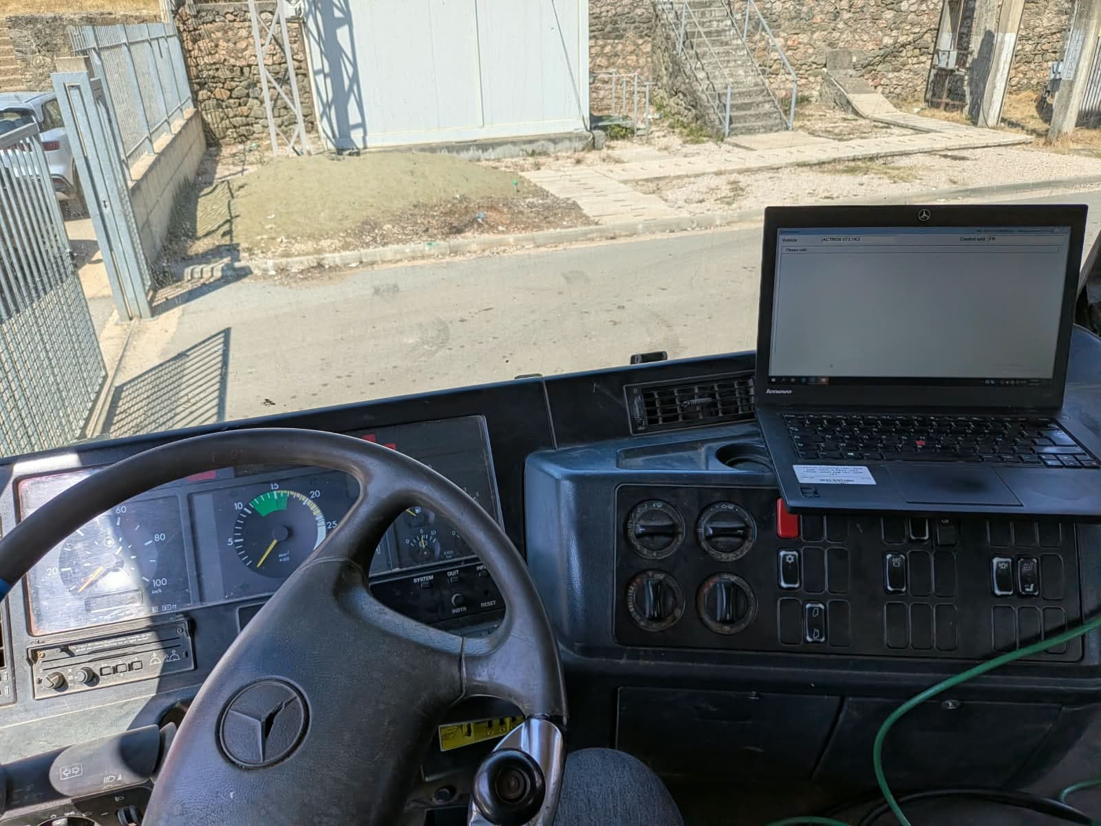 Kalibrimi i Freksionit te Mercedes Actros MP1: Kur Duhet dhe Si Kryhet